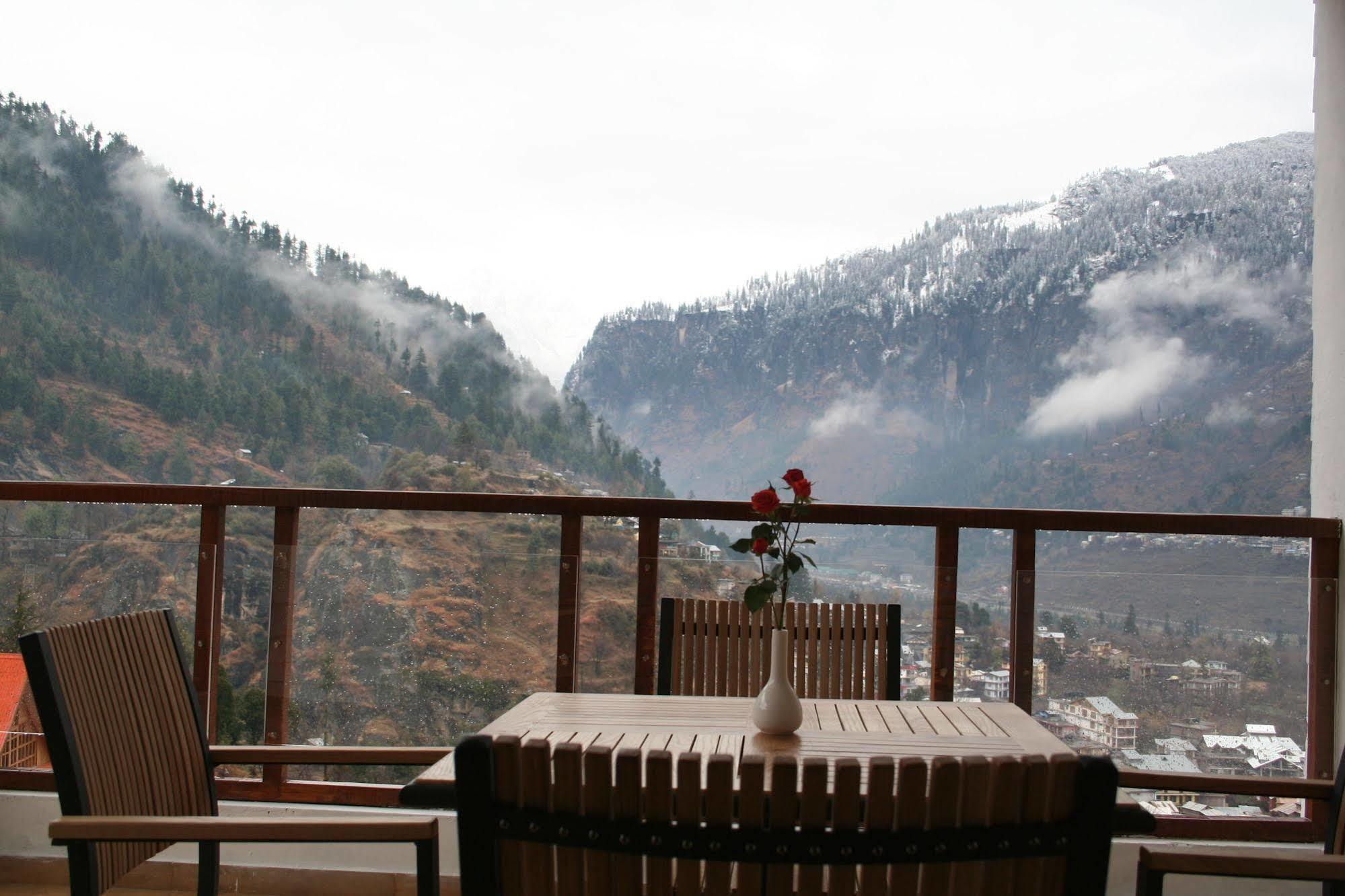 Apple Country Resorts- A Vegetarian Place Manāli Buitenkant foto